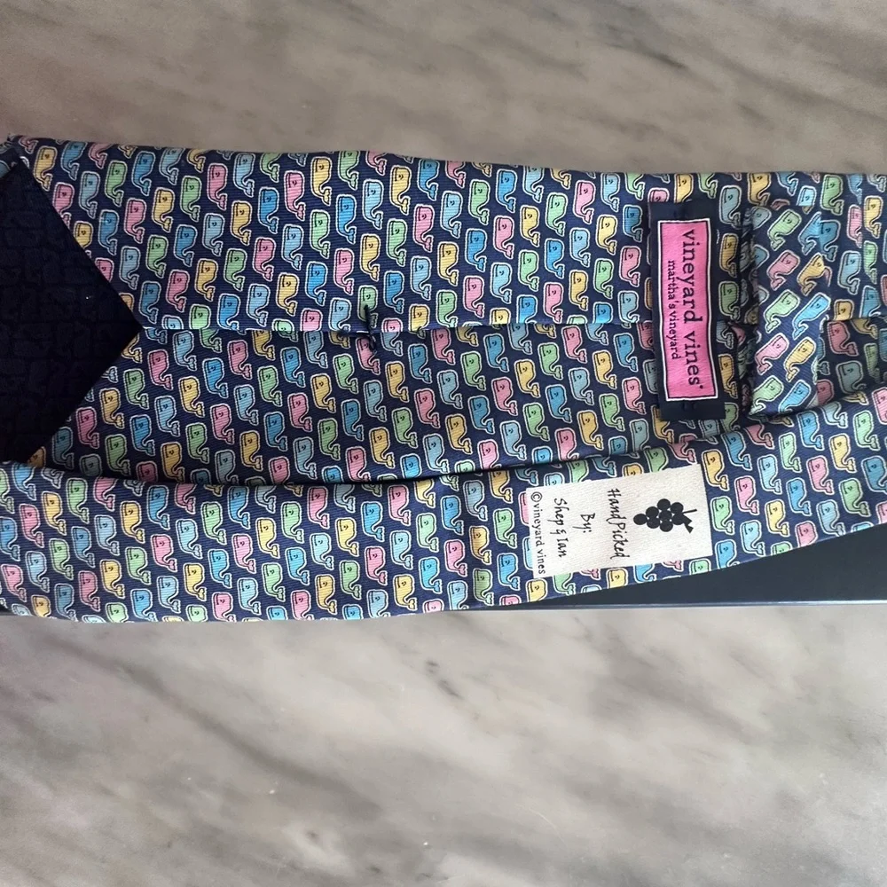 Rare Vineyard Vines Boys Colorful Signature Whale Print tie.